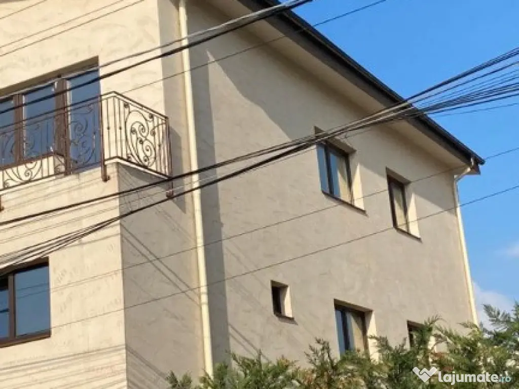 Vitan casa spatioasa,compusa din 6 camere