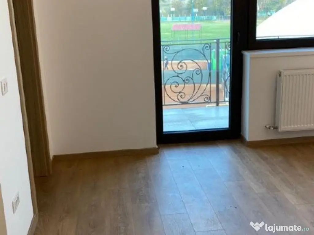 Vitan casa spatioasa,compusa din 6 camere