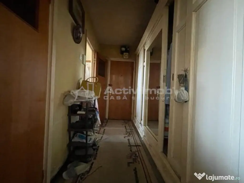 Titan-1 Decembrie 1918-Strada Giurgeni,etaj 4 din 4 