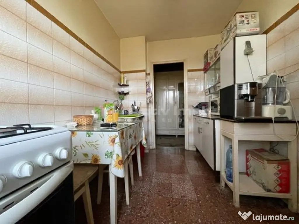 Titan-1 Decembrie 1918-Strada Giurgeni,etaj 4 din 4 