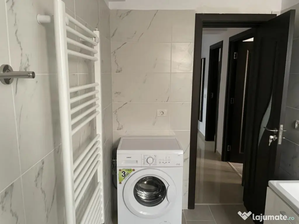 APARTAMENT 2 CAMERE, DECOMANDAT, BLOC NOU, PRIMA CHIRIE, TOT 