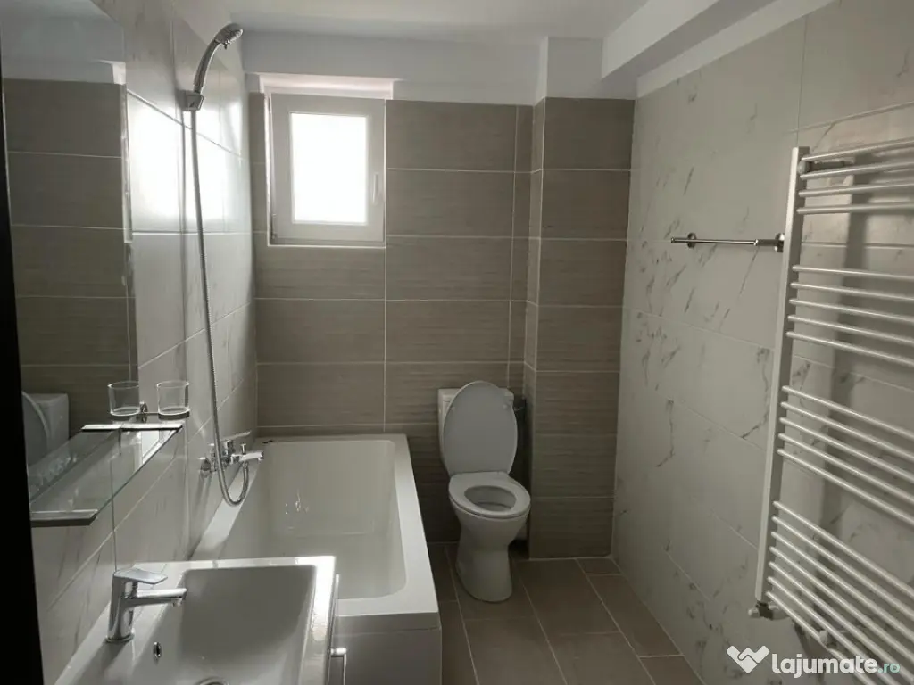 APARTAMENT 2 CAMERE, DECOMANDAT, BLOC NOU, PRIMA CHIRIE, TOT 