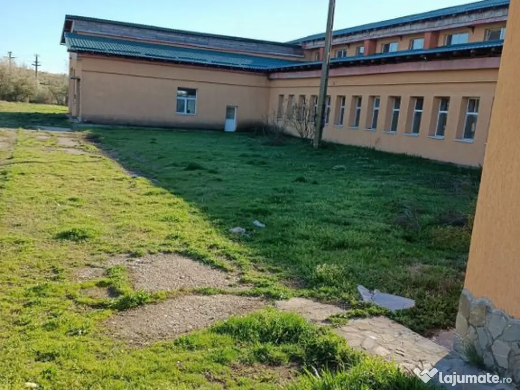 Slatina adiacent la 6 km teren 21819 mp Hala 1400 mp casa... 