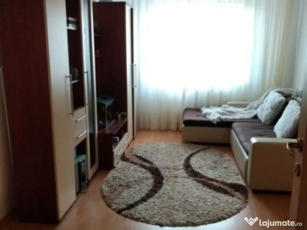 Apartament o camera zona Lipovei 