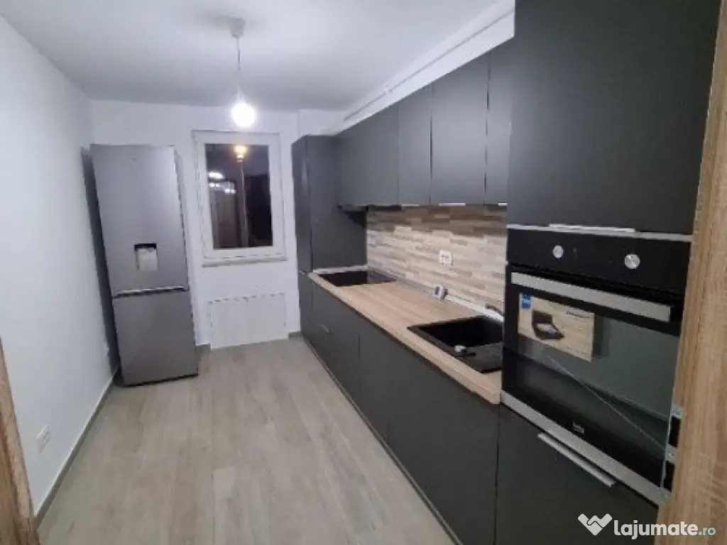 Vanzare apartament o camera zona Complex 