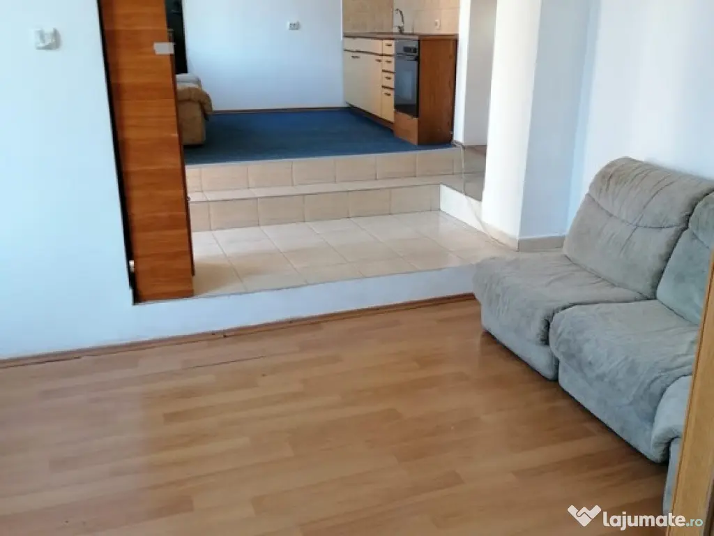 CENTRAL-Pomul Verde 2 cam. pentru firma la 275 euro/luna