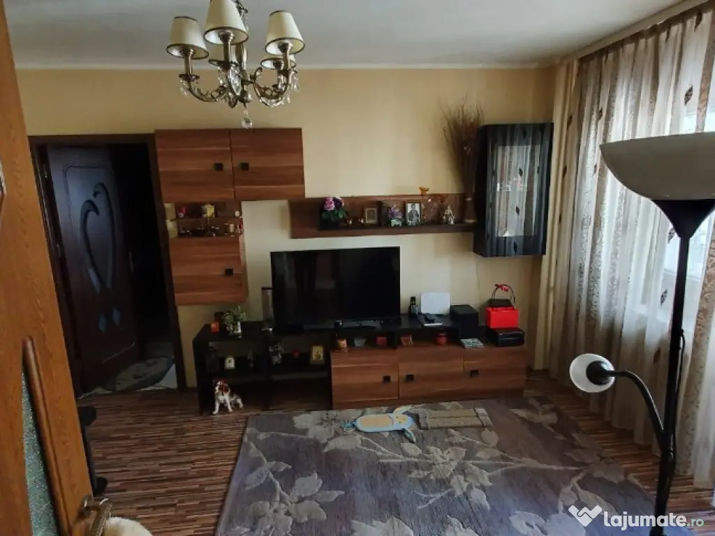 Zona Berceni, Apartament 4 camere, Metrou Aparatori Patriei.