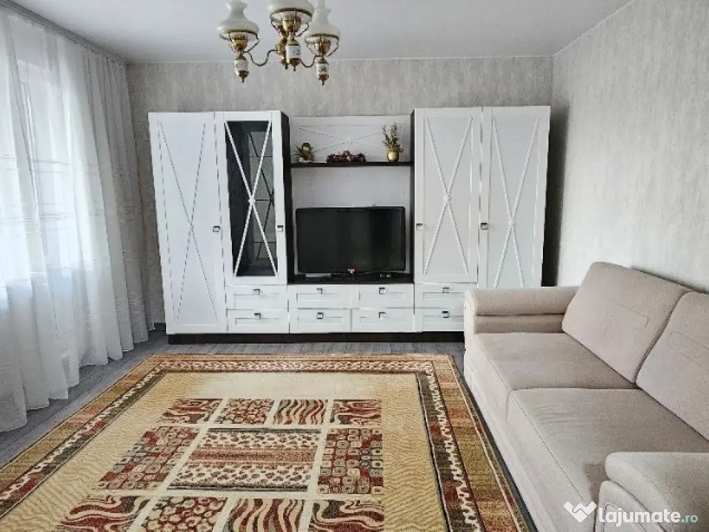 Inchiriez apartament cu 2 camere in zona Plopilor