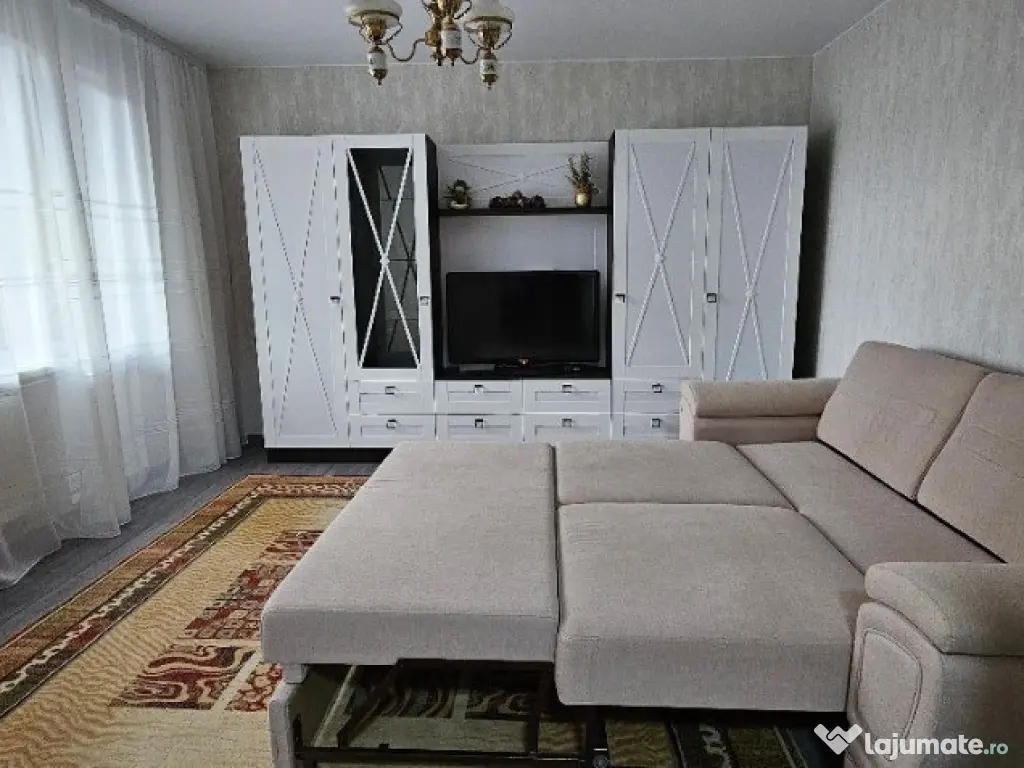 Inchiriez apartament cu 2 camere in zona Plopilor