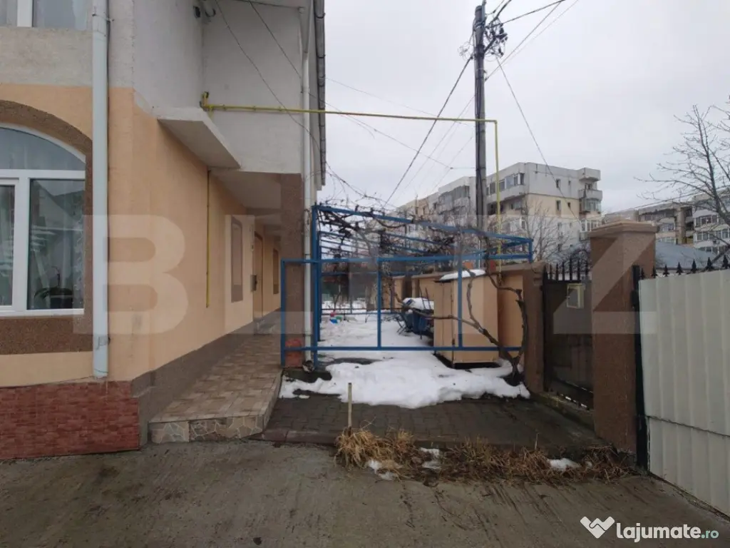 Vila individuala 200 mp si curte de 600 mp in zona Manta Ros