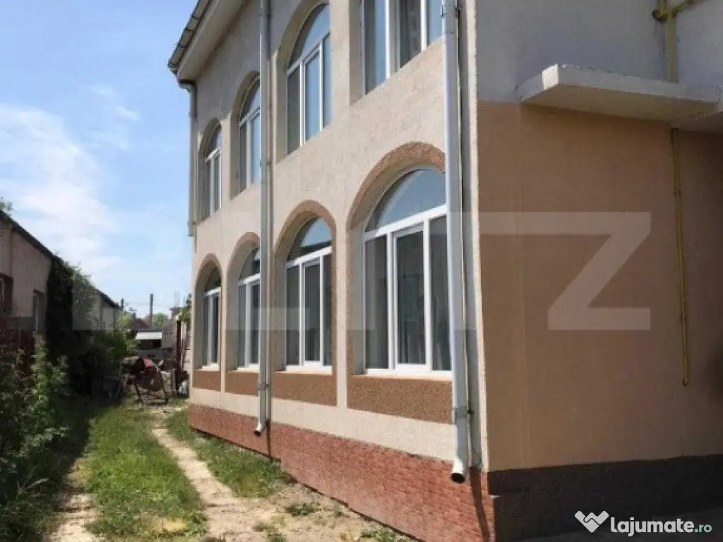 Vila individuala 200 mp si curte de 600 mp in zona Manta Ros