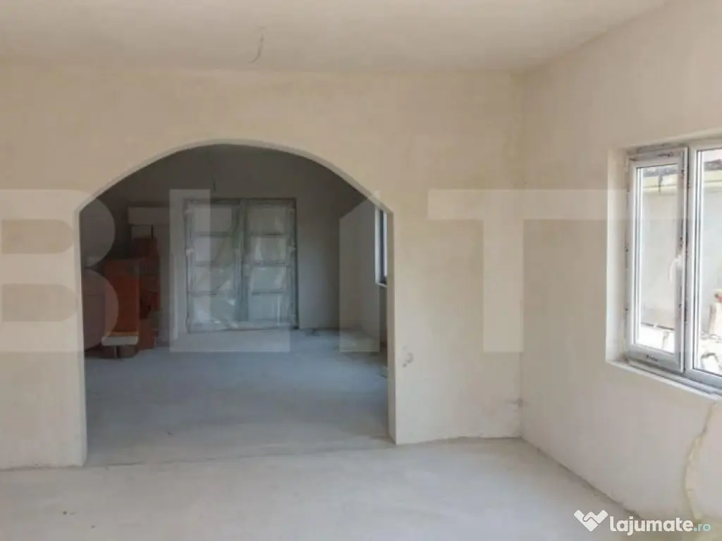 CLADIRE LA ROSU GAESTI, AFACERE