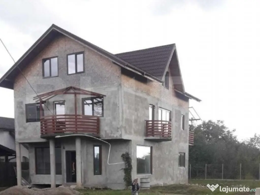 Casa individuala P+1E+M, 4 camere, 300 mp, teren 1000 mp, Ma