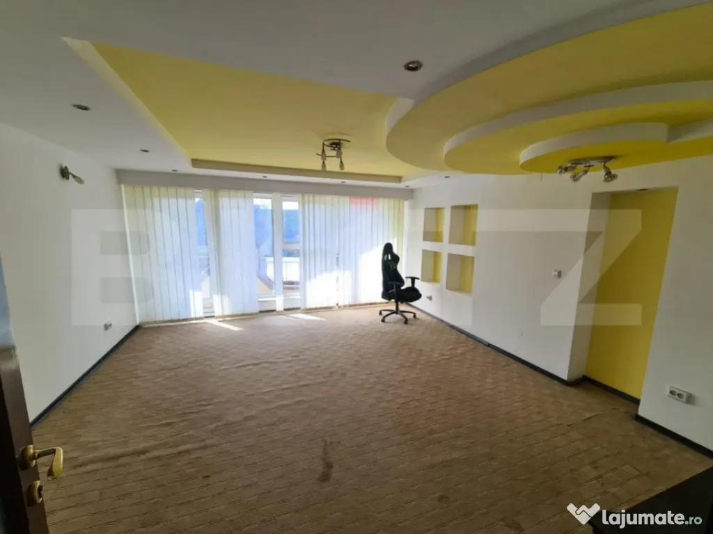 Casa, proprietate pretabila pentru sediu de firma + hala pro