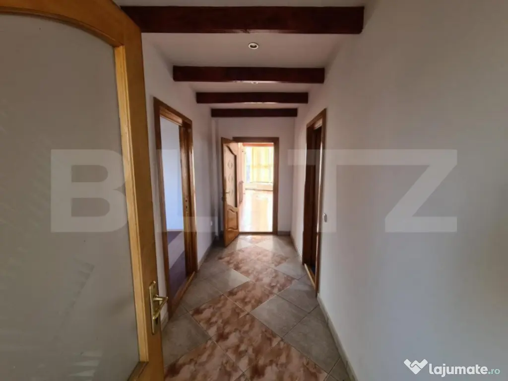 Casa, proprietate pretabila pentru sediu de firma + hala pro