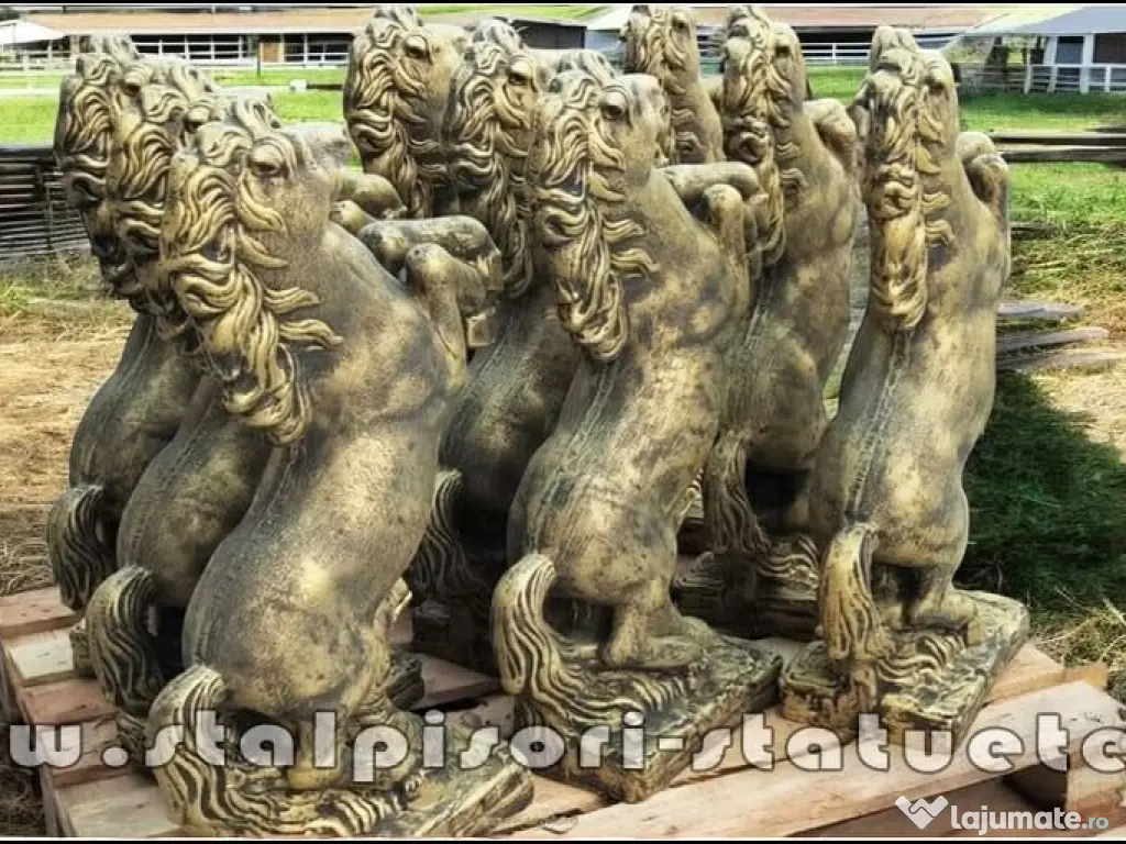 Statuetă căluț mic, auriu patinat, model S37.