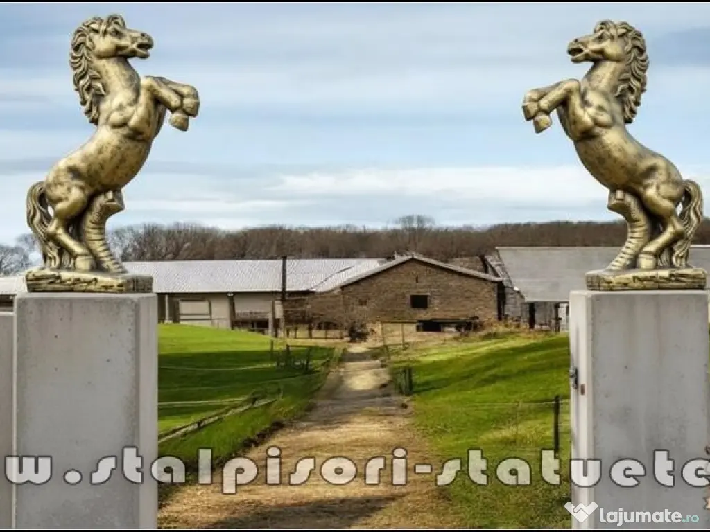 Statuetă căluț mic, auriu patinat, model S37.