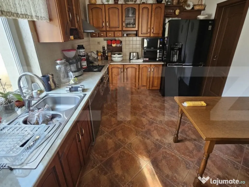 Vila în regim P+1, 380 mp², pretabilă spații de birouri,