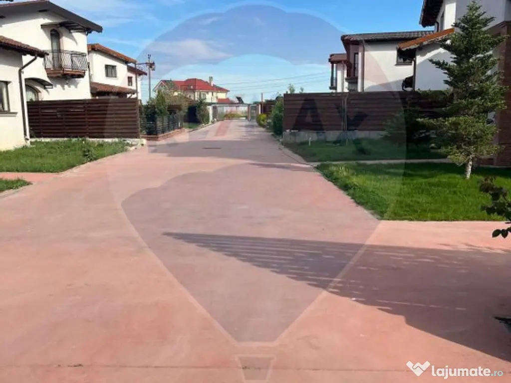 Casă / Vilă cu 4 camere de vânzare 