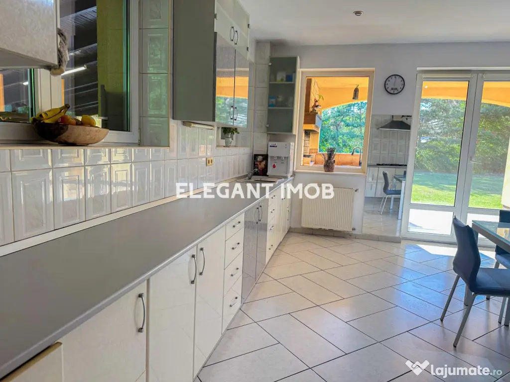 Vila superba cu piscina in Paradisul Verde 