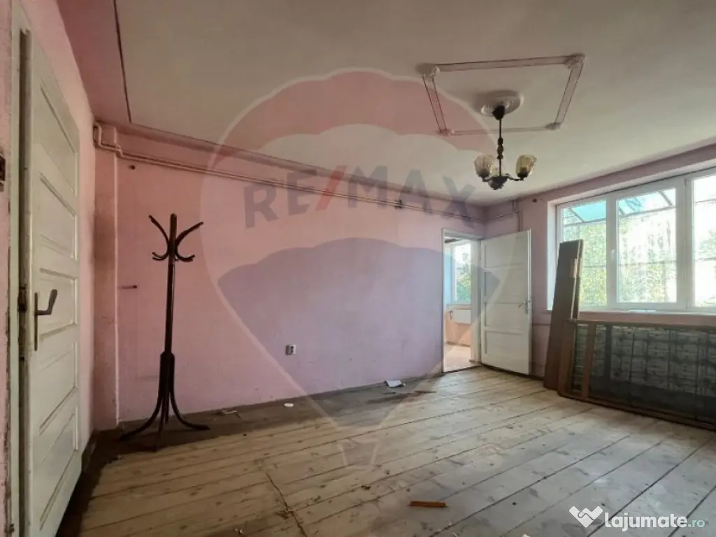 Vilă Spațioasă în Zona Șelimbăr, Ideală pentru Fam... 