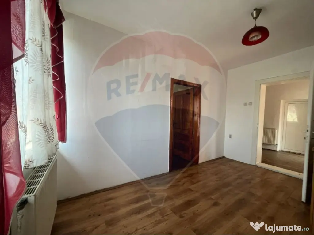 Vilă Spațioasă în Zona Șelimbăr, Ideală pentru Fam... 