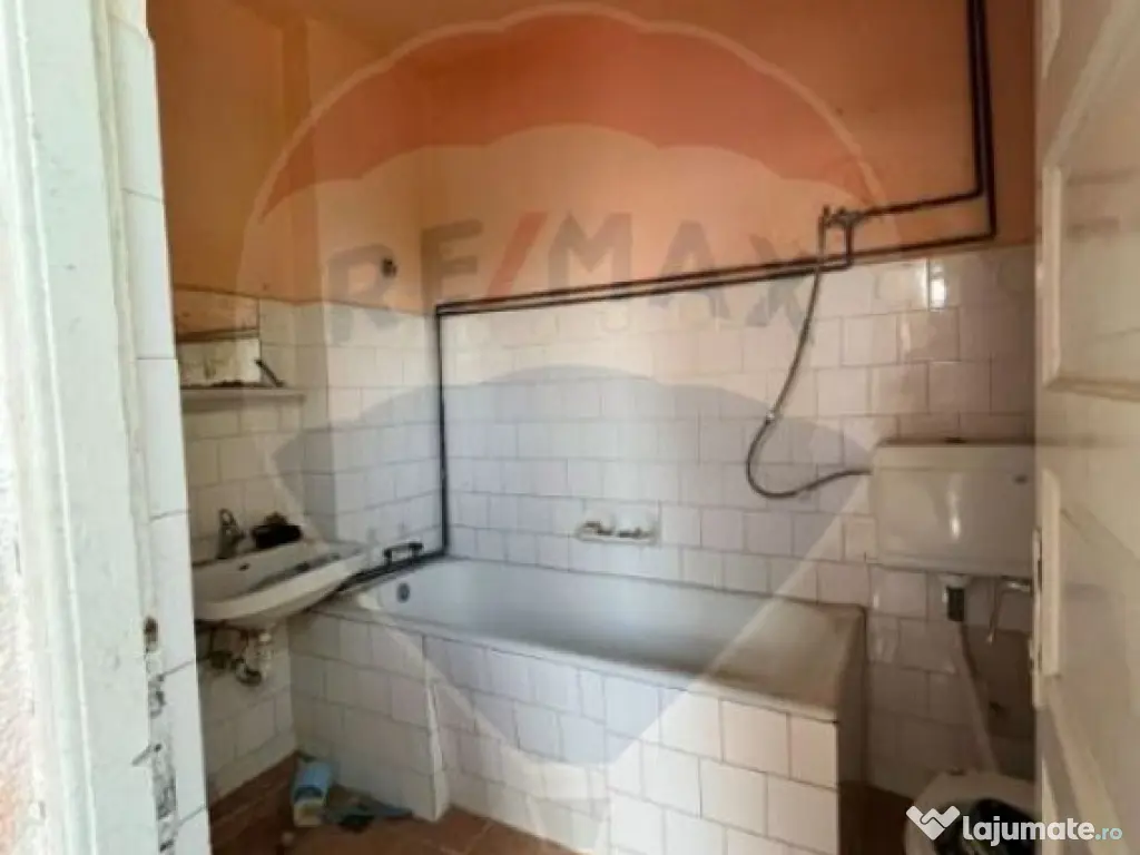 Vilă Spațioasă în Zona Șelimbăr, Ideală pentru Fam... 