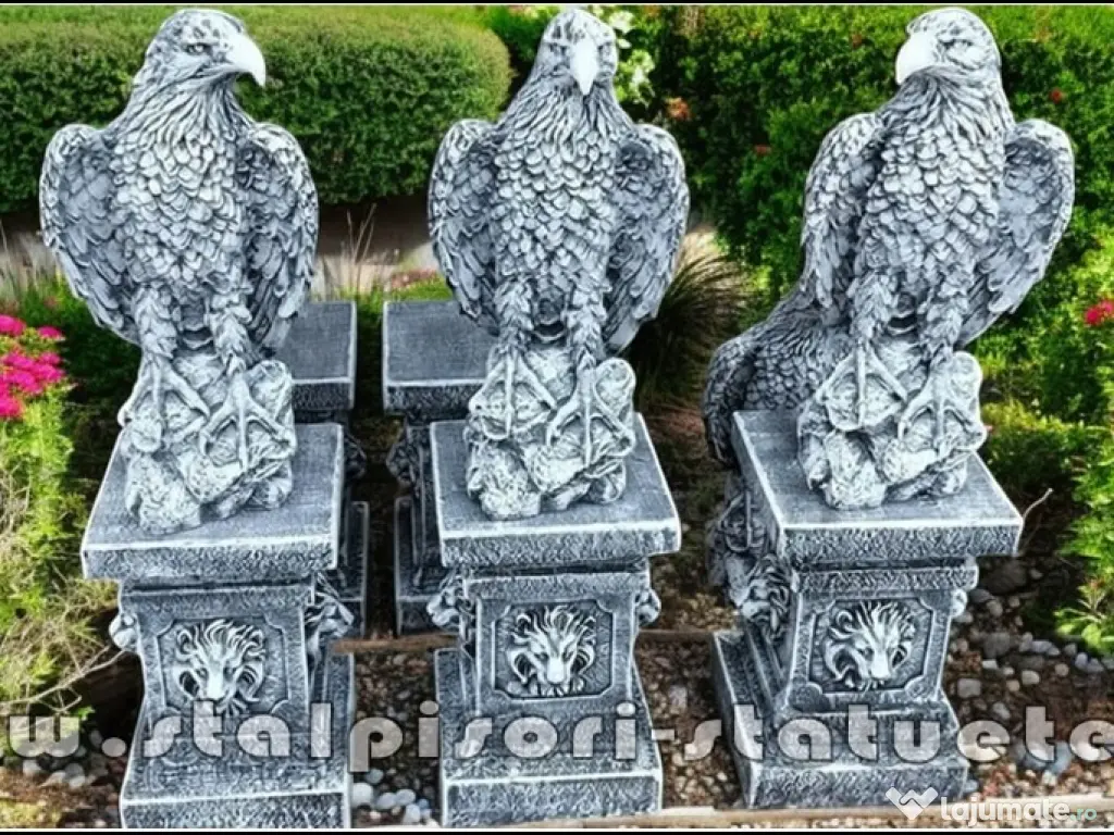 Set 3 statuete vulturi cu socluri, gri antichizat.