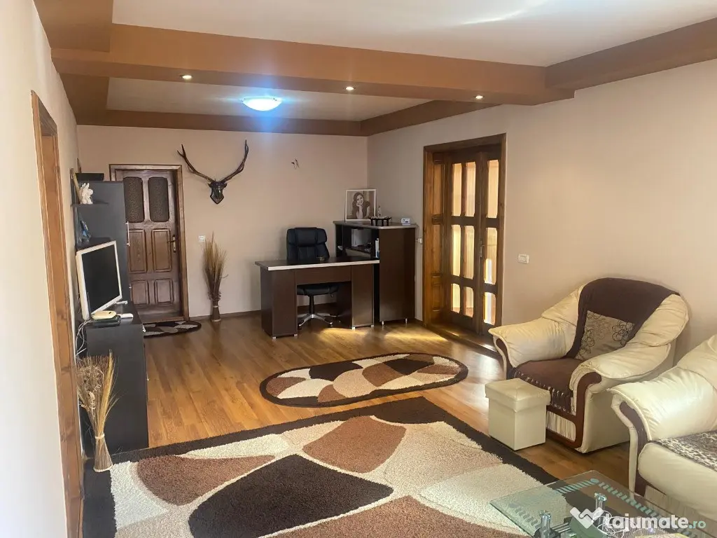 CASA 3 CAMERE - zona BUJAC