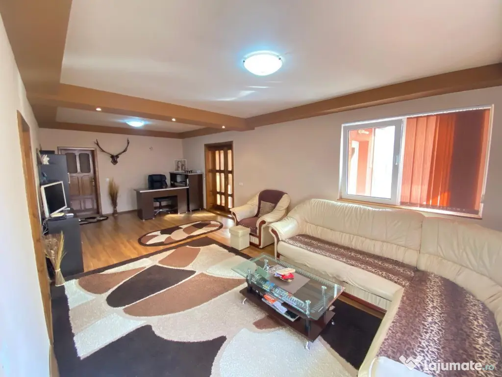 CASA 3 CAMERE - zona BUJAC