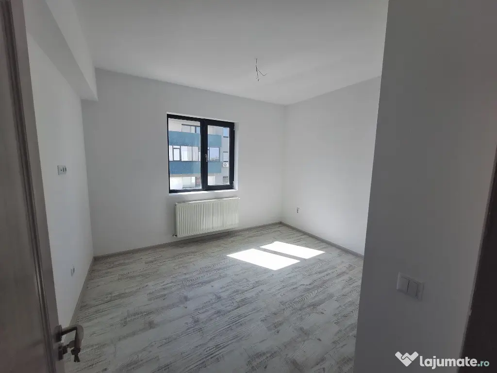 Apartament 3 camere 75 mp 