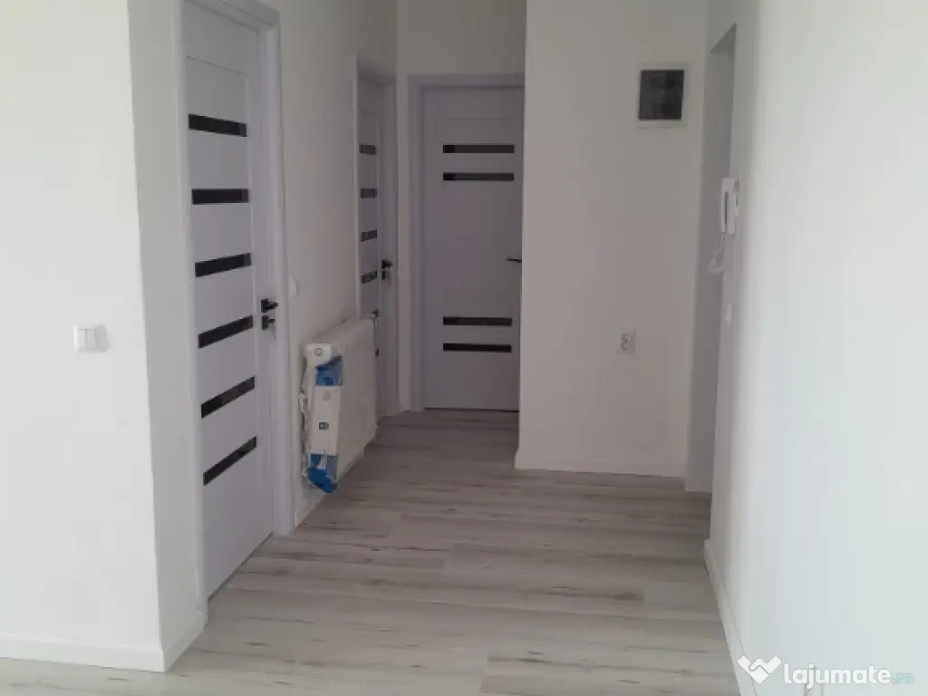 Apartament 3 camere 75 mp 