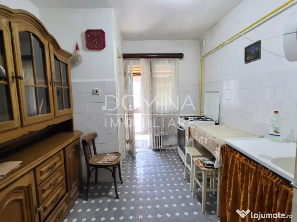 Apartament 3 camere - Targu Jiu, Strada Castanilor 
