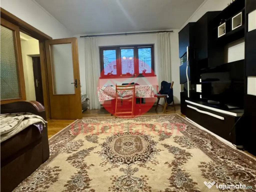 Casa foarte spatioasa D P 2E amplasare excelenta, str. N. Io