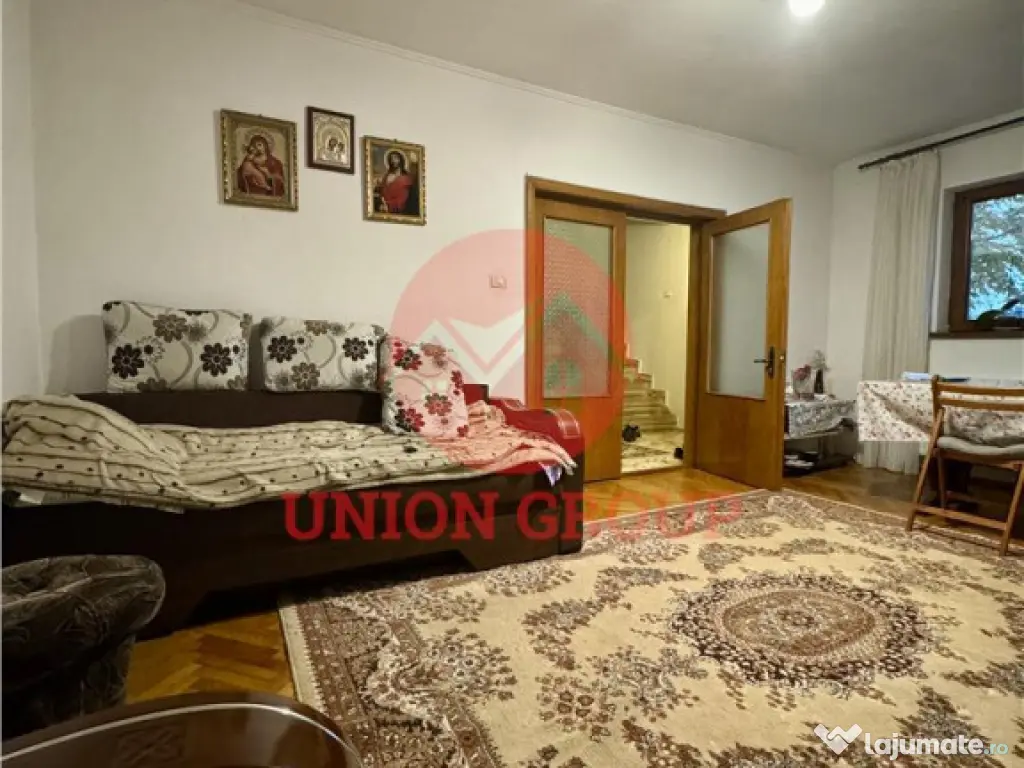 Casa foarte spatioasa D P 2E amplasare excelenta, str. N. Io