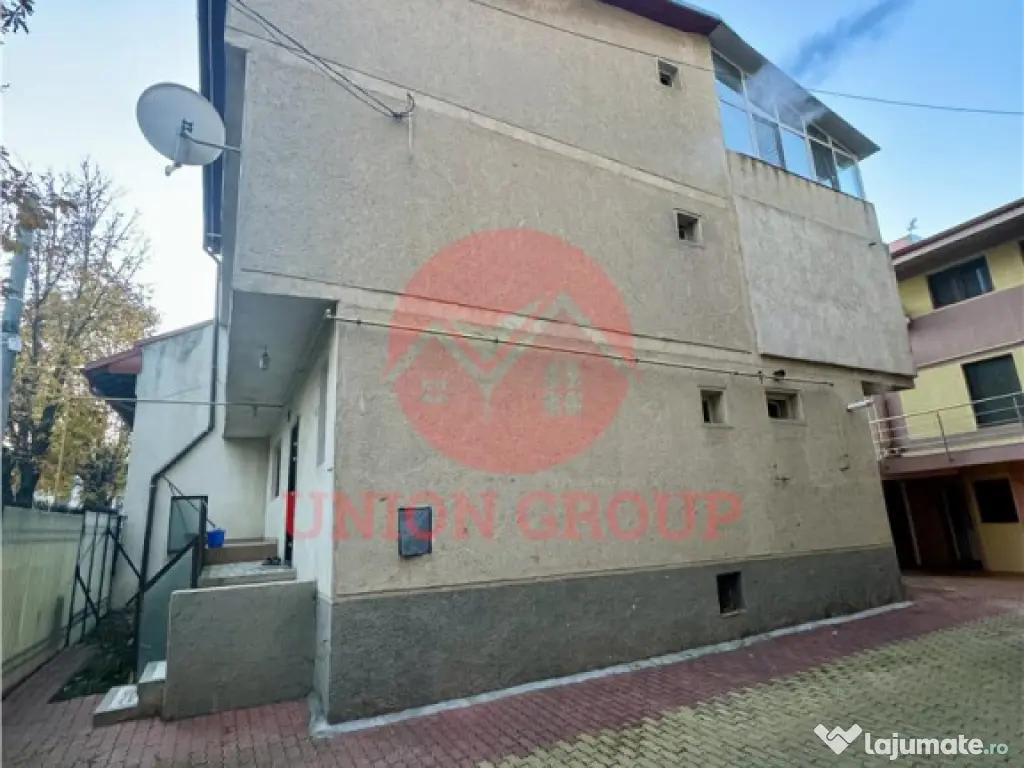 Casa foarte spatioasa D P 2E amplasare excelenta, str. N. Io