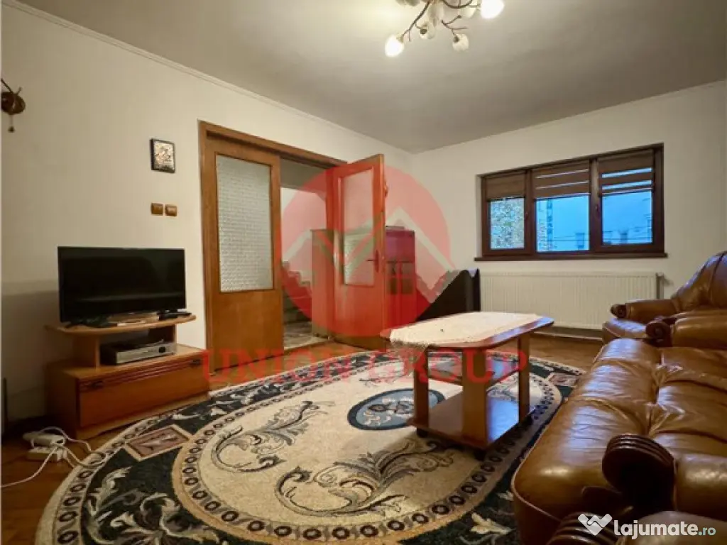 Casa foarte spatioasa D P 2E amplasare excelenta, str. N. Io