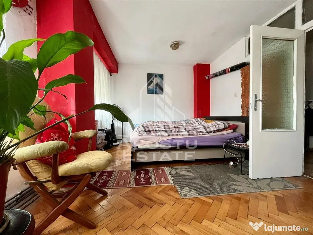 Apartament cu 4 camere, centrala proprie, zona Aradului 