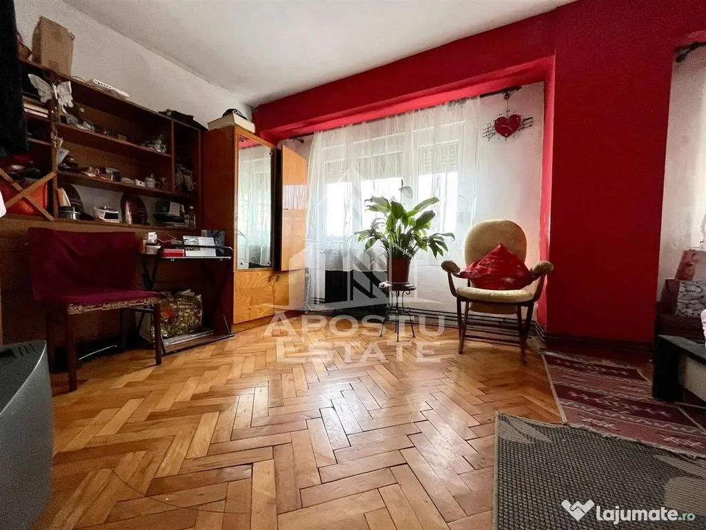 Apartament cu 4 camere, centrala proprie, zona Aradului 