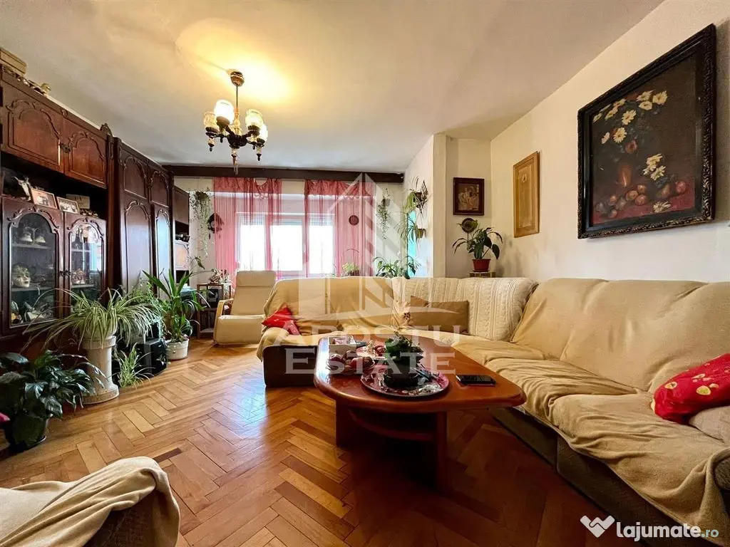Apartament cu 4 camere, centrala proprie, zona Aradului 