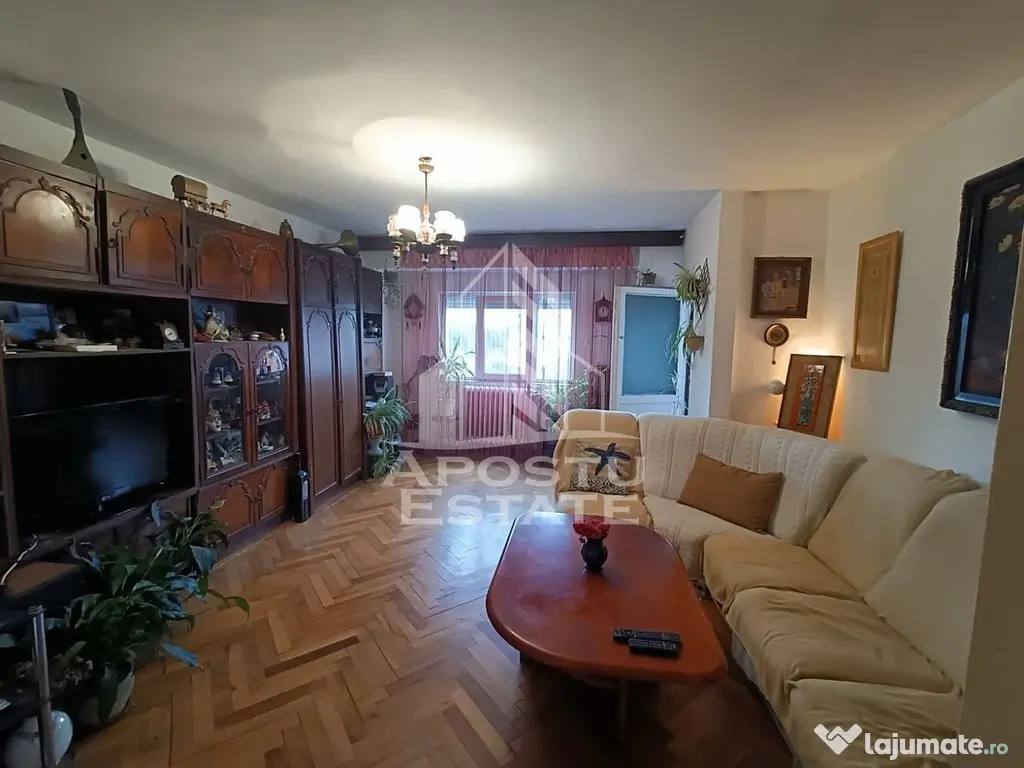 Apartament cu 4 camere, centrala proprie, zona Aradului 