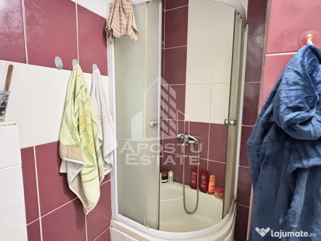 Apartament cu 3 camere, 65mp, centrala proprie, zona Cale... 