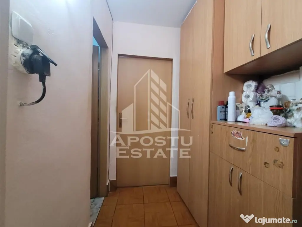Apartament cu 3 camere, 2 bai, centrala proprie, zona Buc... 