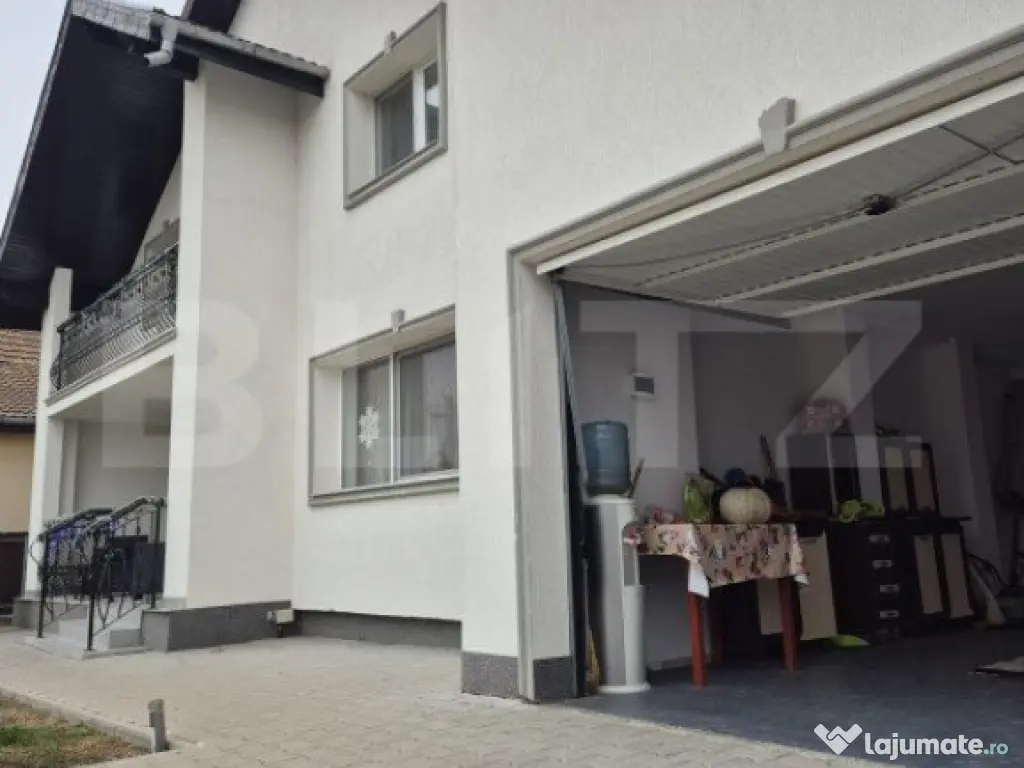 Vand sau schimb cu apartament vila superba cu 3 dormitoare 