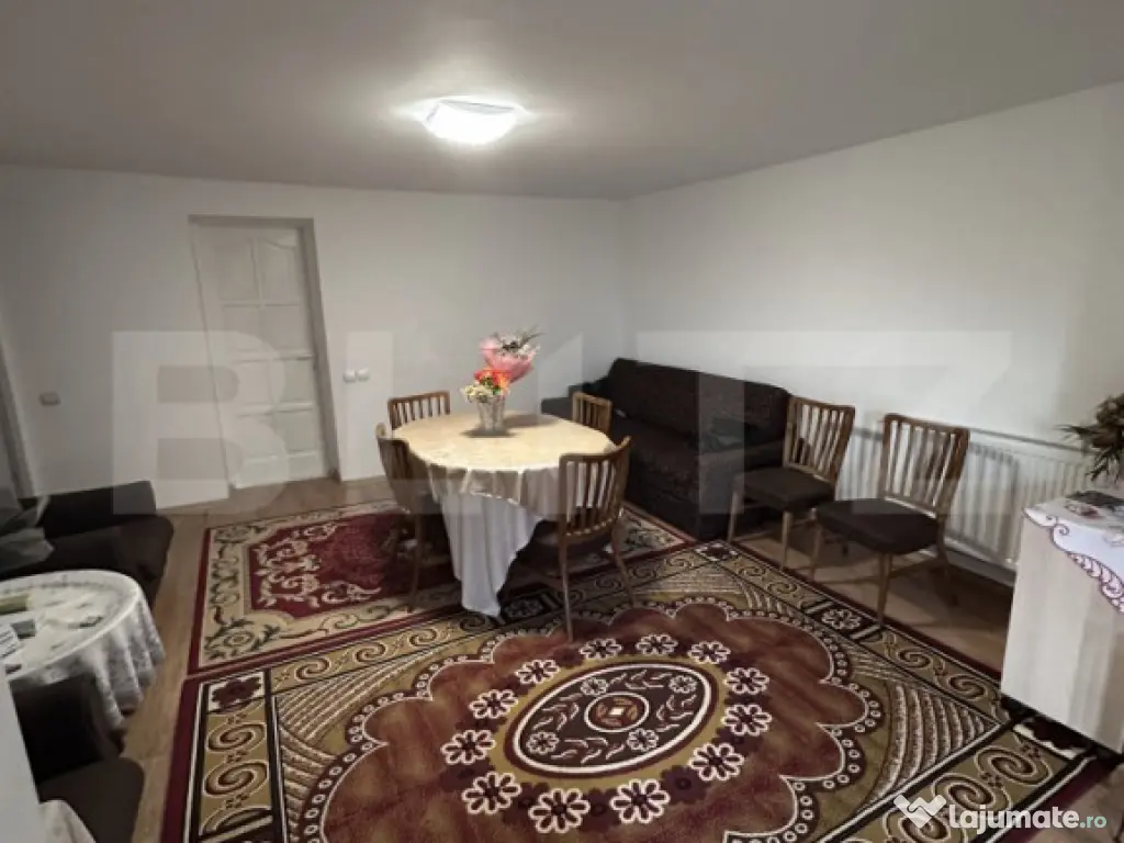 Casă de vânzare, zonă deosebită , teren generos,Săliș