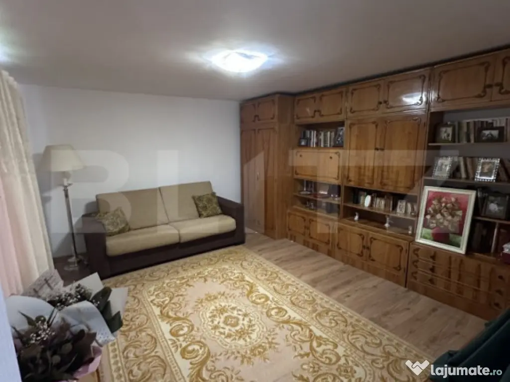 Casă de vânzare, zonă deosebită , teren generos,Săliș