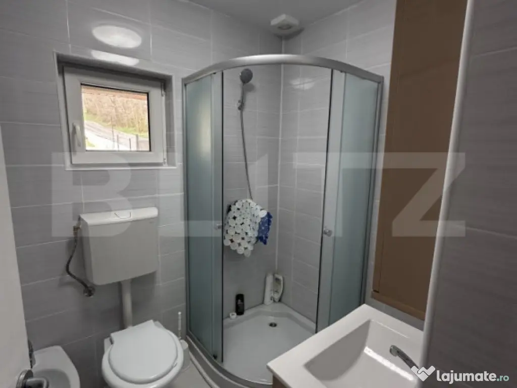 Casă de vânzare, zonă deosebită , teren generos,Săliș