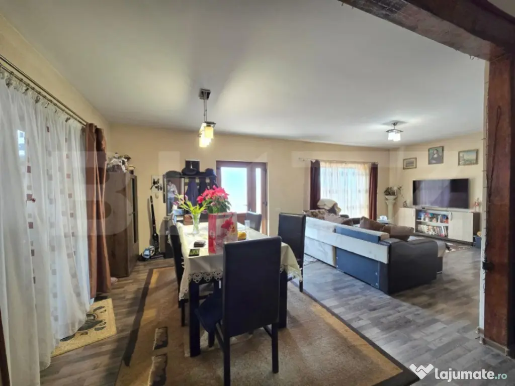 Casă individuală de 130 mp cu 691 mp teren în Dezmir înt