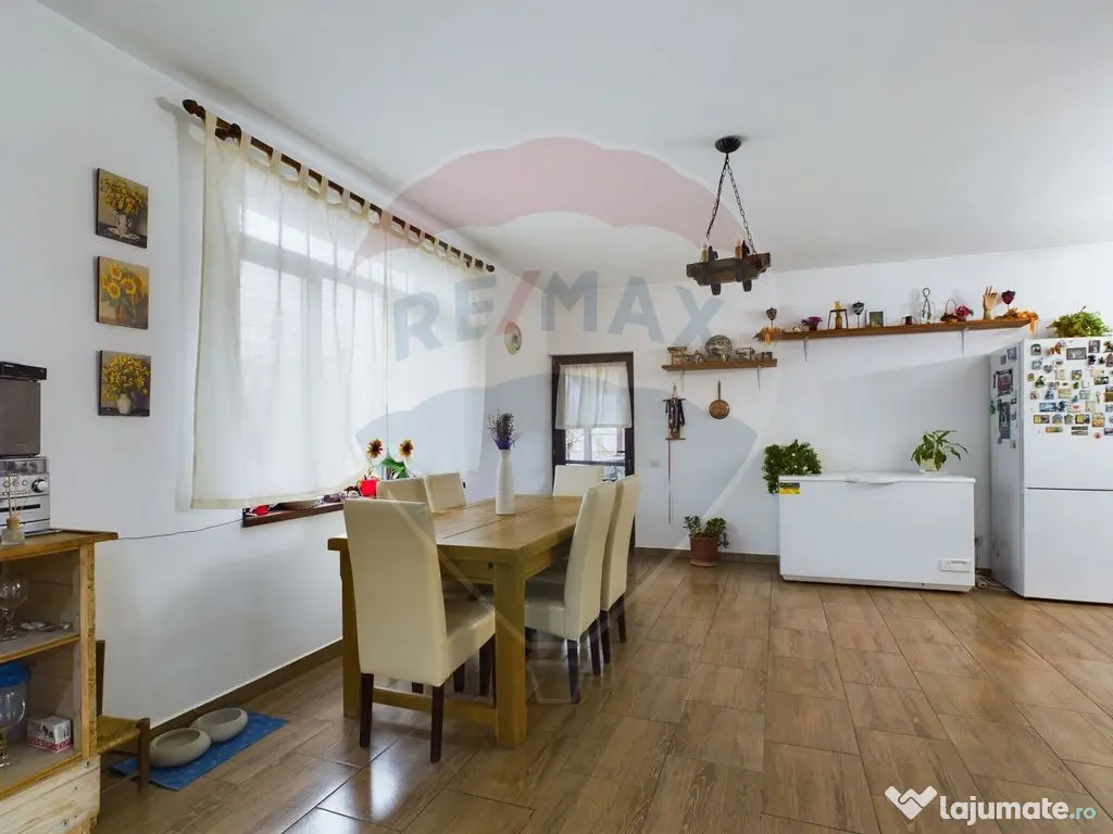 Vila cu 6 camere, teren 1200mp de vanzare- Varasti, la 4 ... 