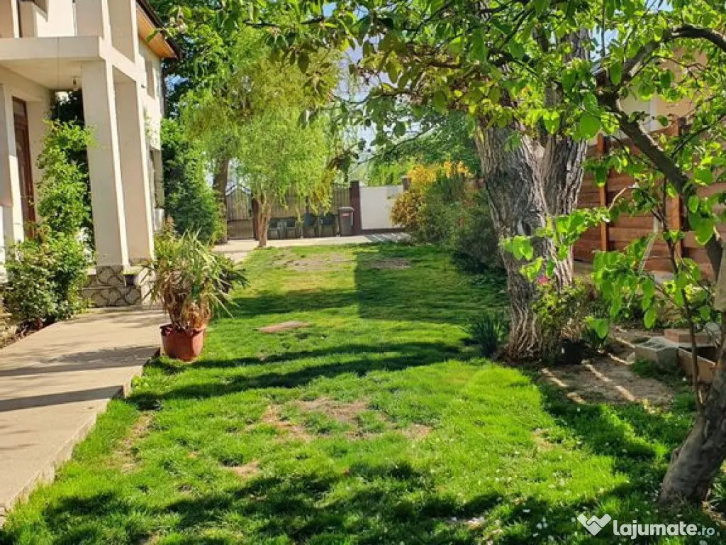 Vila cu 6 camere, teren 1200mp de vanzare- Varasti, la 4 ... 